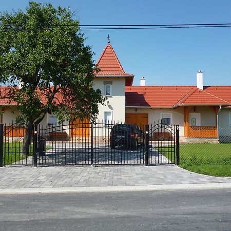 Nagybajcsi Koertefa Vendeghaz Διαμέρισμα Εξωτερικό φωτογραφία
