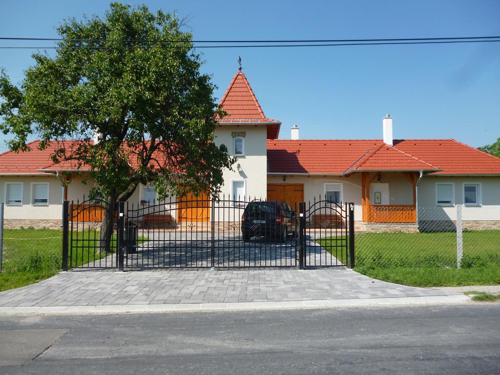 Nagybajcsi Koertefa Vendeghaz Διαμέρισμα Εξωτερικό φωτογραφία