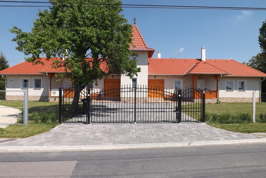 Nagybajcsi Koertefa Vendeghaz Διαμέρισμα Εξωτερικό φωτογραφία